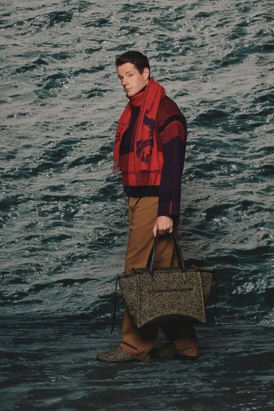 Look 14